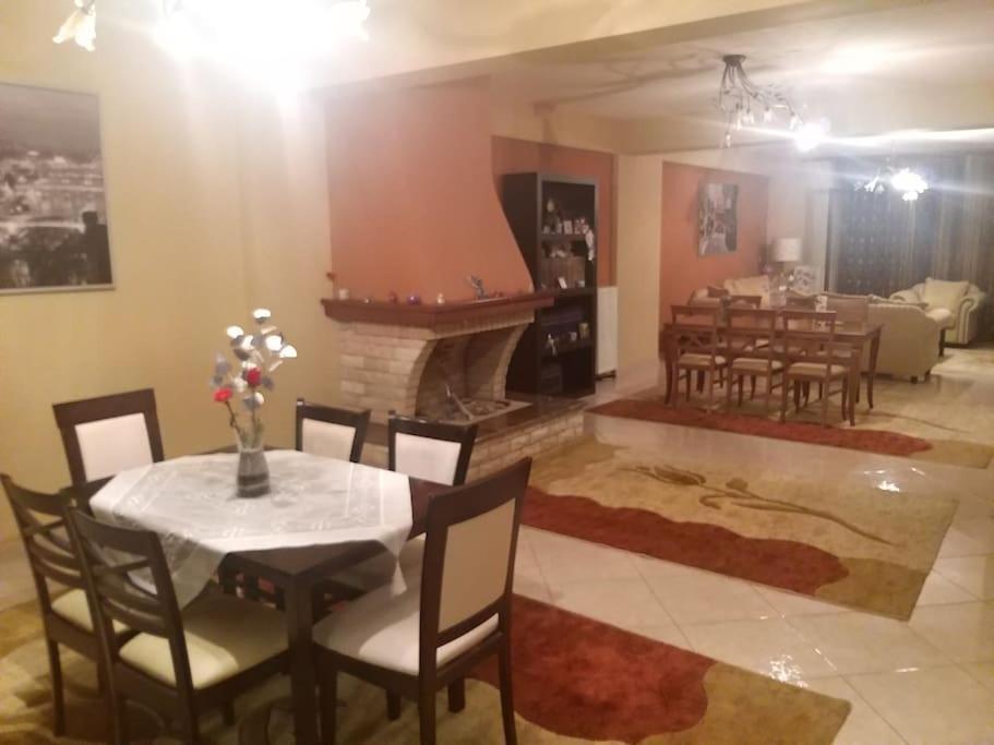 Apartamento Όμορφο Διαμερισμα Με Δυο Κρεβατοκάμαρες Delfos Exterior foto